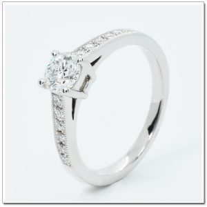 แหวนทองคำขาว แหวนแพลทินัม เพชรน้ำ 98