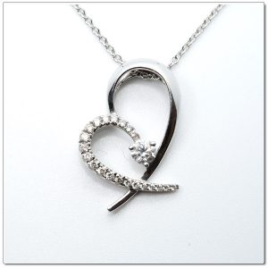 จี้เพชรทรงหัวใจ