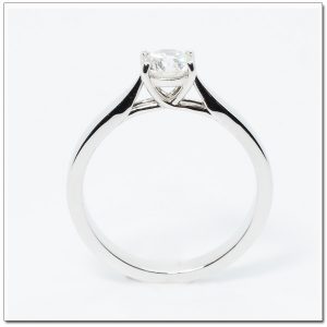 แหวนเพชรเม็ดเดี่ยว 18K white gold เพชร 40 ตังค์ น้ำ 95