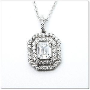 จี้เพชร Emerald cut