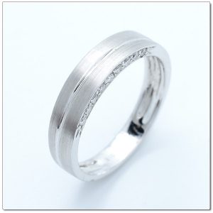 แหวนเพชรผิว satin