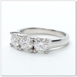 แหวนเพชร 3 เม็ดเรียง