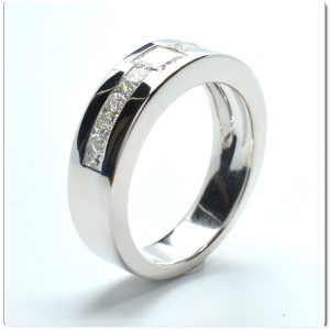 แหวนเพชรสี่เหลี่ยม