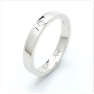 แหวนแพลทินัมฝังเพชรเล็ก