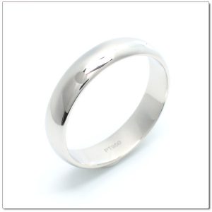 แหวนเกลี้ยงหน้าโค้งทองคำขาว